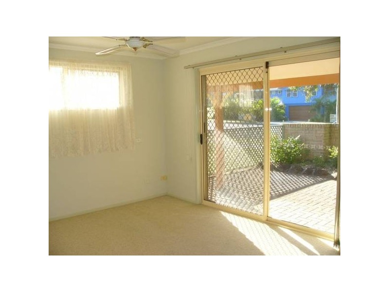 4/17a Beach Street, Yamba NSW 2464