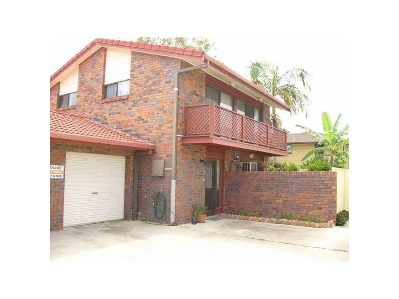 2/12 Cook Street, Yamba NSW 2464