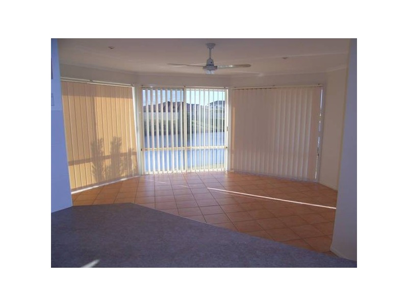 1/1 Bayview Drive, Yamba NSW 2464