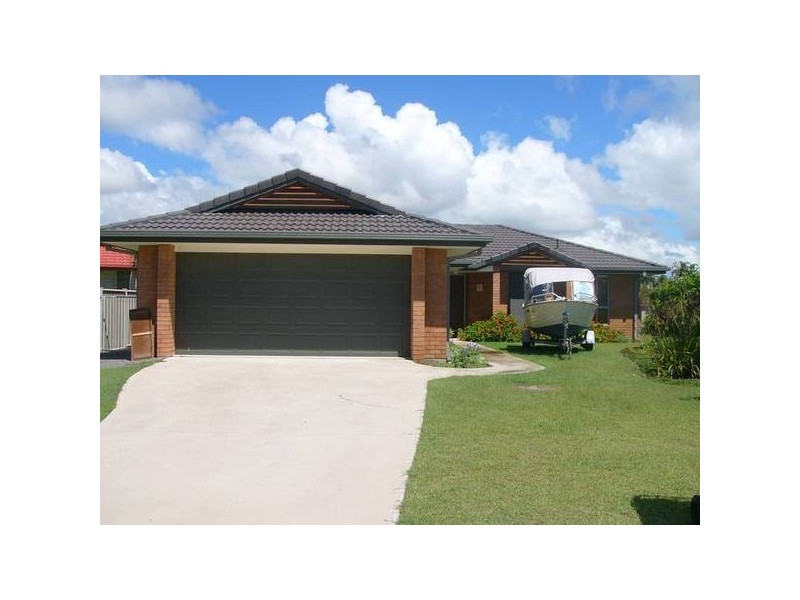 5 Newport Island Circuit, Yamba NSW 2464