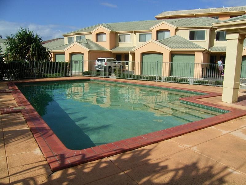 6/6-8 Beachside Way, Yamba NSW 2464