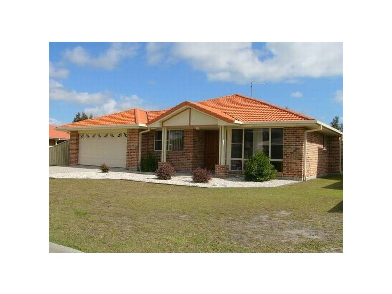 43 William Avenue, Yamba NSW 2464