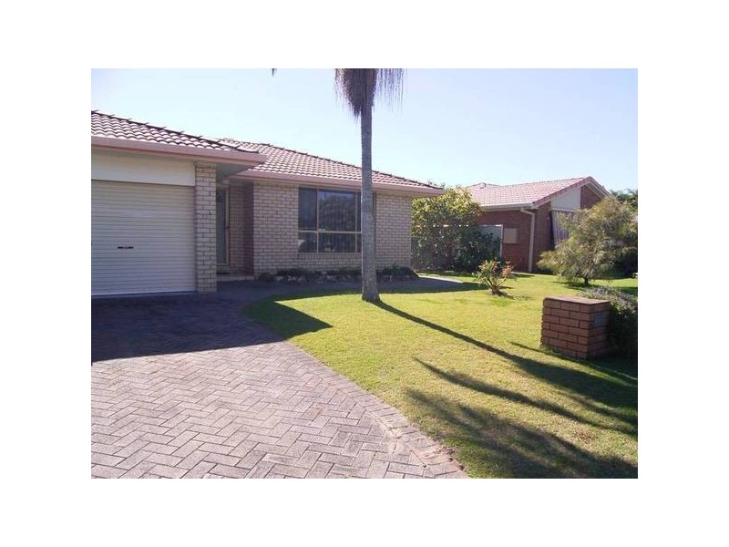 26 Admiralty Court, Yamba NSW 2464