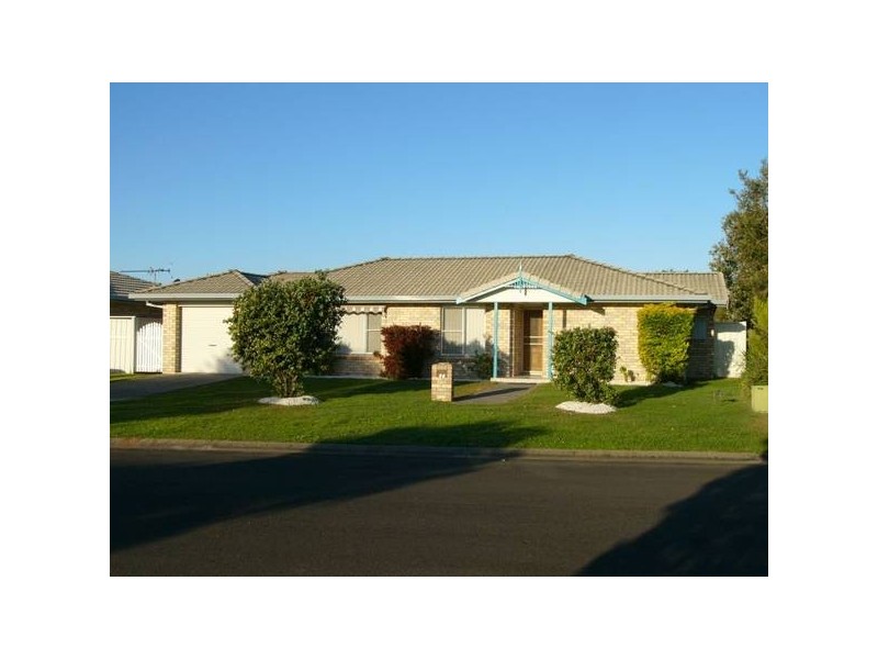 2/4 Urara Street, Yamba NSW 2464