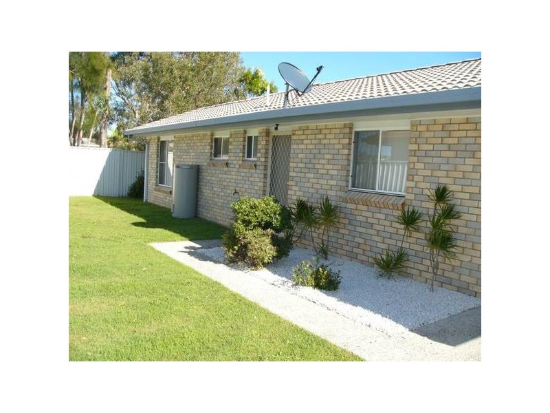 2/4 Urara Street, Yamba NSW 2464