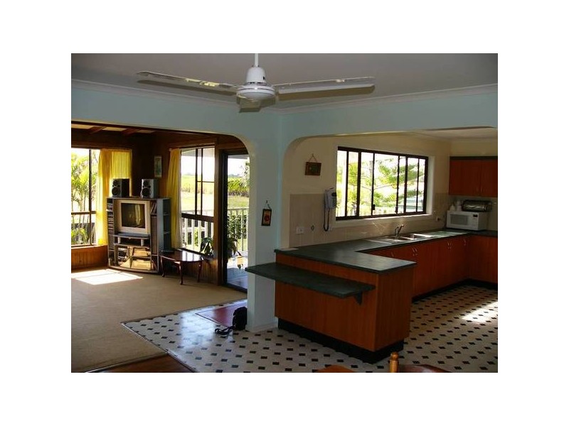 19 Yamba Street, Palmers Island NSW 2463