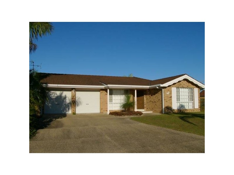 8 Melaleuca Drive, Yamba NSW 2464