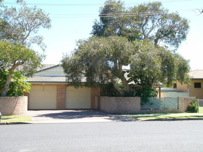 4/17a Beach Street, Yamba NSW 2464