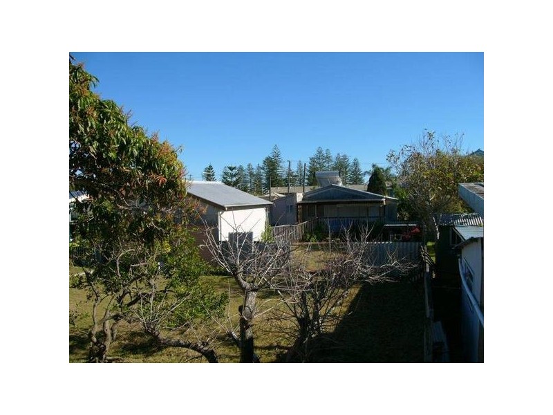 24 Beach Street, Yamba NSW 2464
