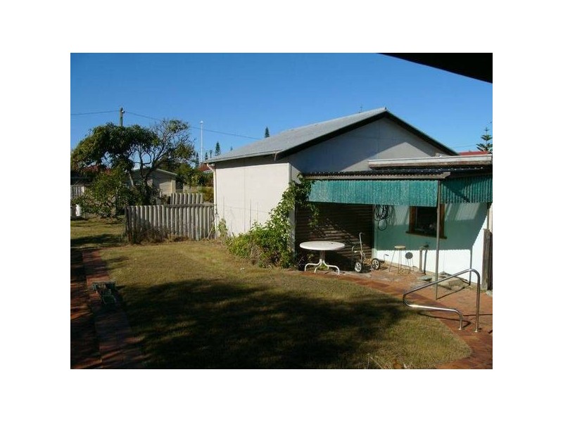 24 Beach Street, Yamba NSW 2464