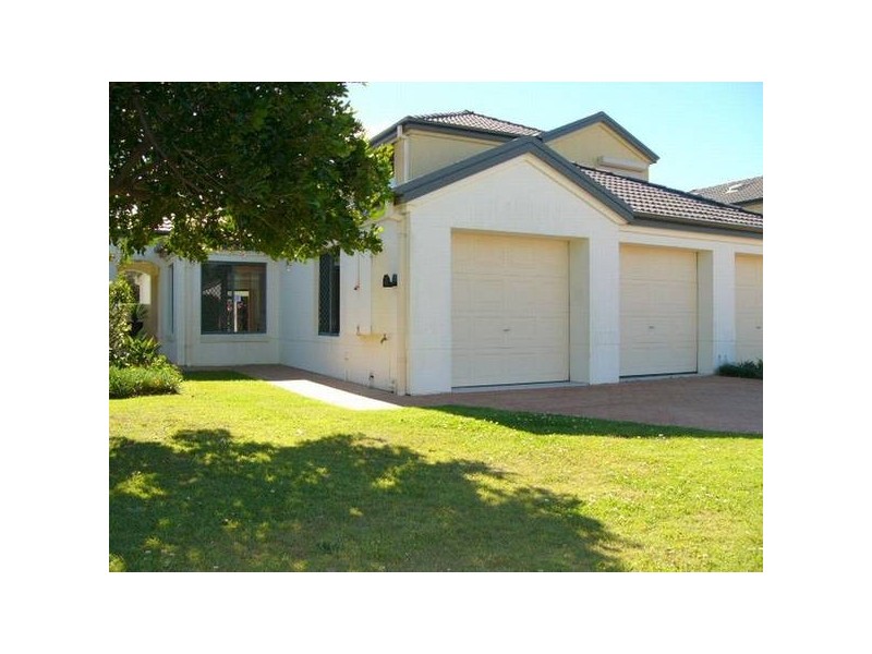 1/42 Beachside Way, Yamba NSW 2464