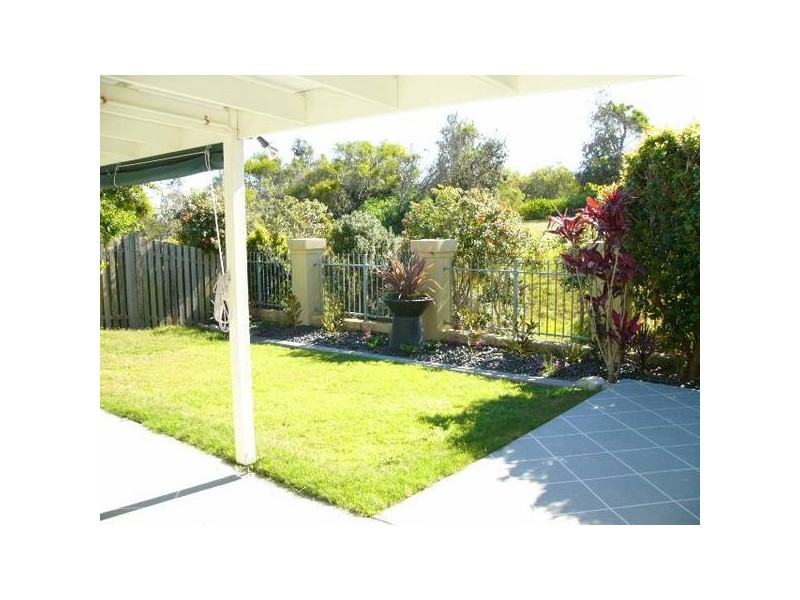 1/42 Beachside Way, Yamba NSW 2464