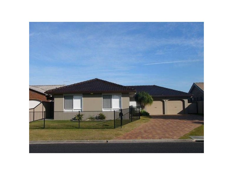 17 Osprey Drive, Yamba NSW 2464