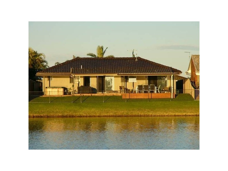 17 Osprey Drive, Yamba NSW 2464