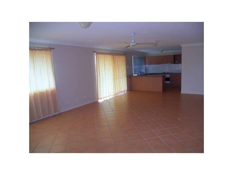 4 BAYVIEW DRIVE, Yamba NSW 2464