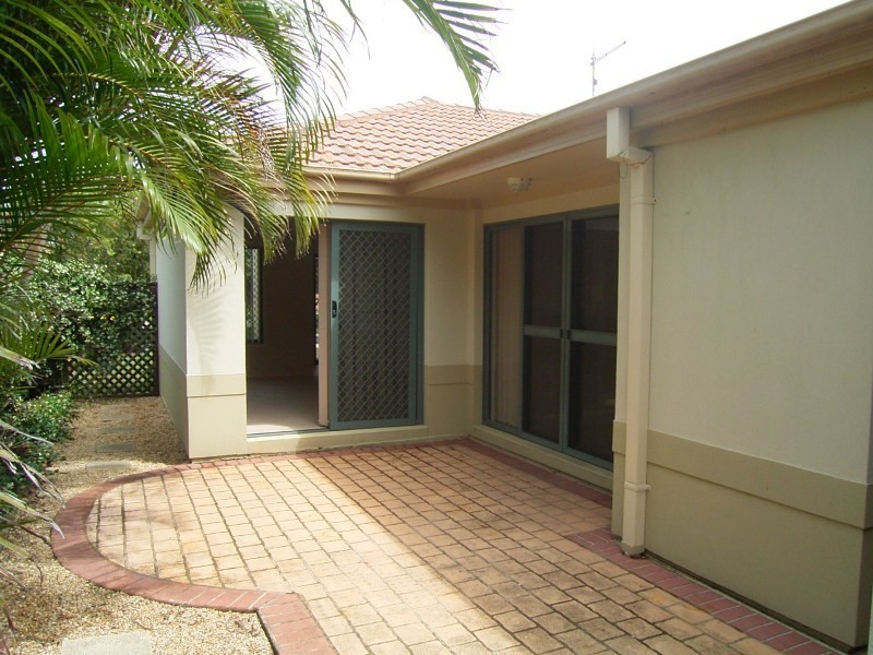 3 Bluewater Court, Yamba NSW 2464