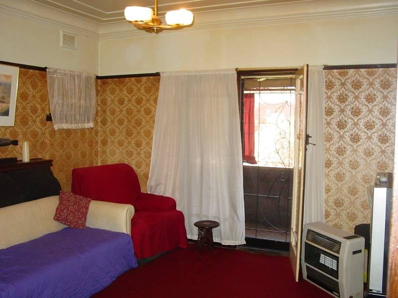 4 Lakeside Avenue, Monterey NSW 2217