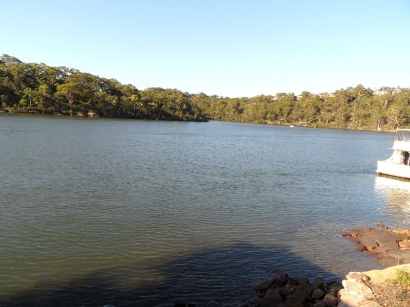 98 Moons Avenue, Lugarno NSW 2210