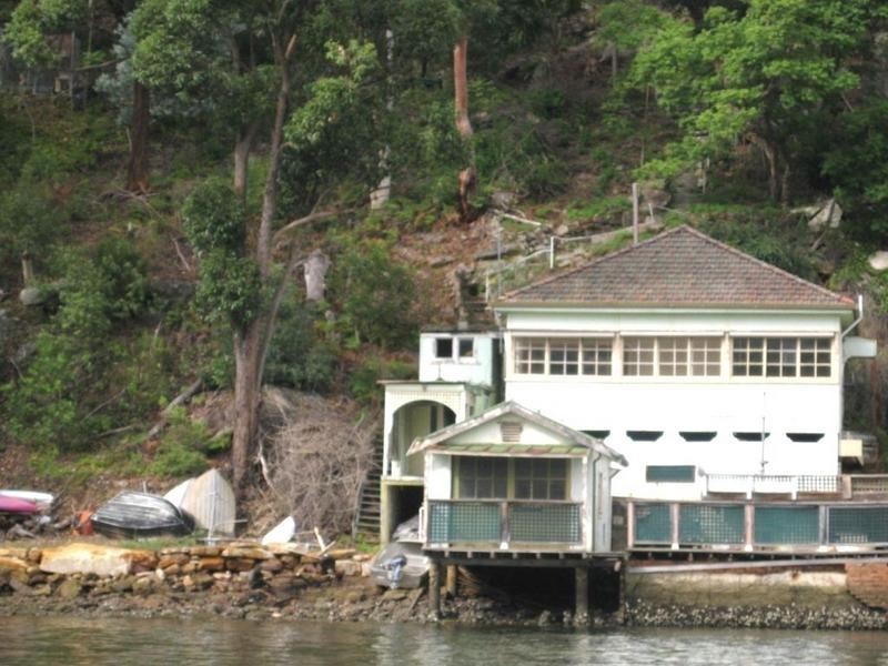 98 Moons Avenue, Lugarno NSW 2210