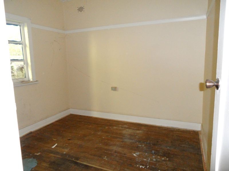 98 Moons Avenue, Lugarno NSW 2210