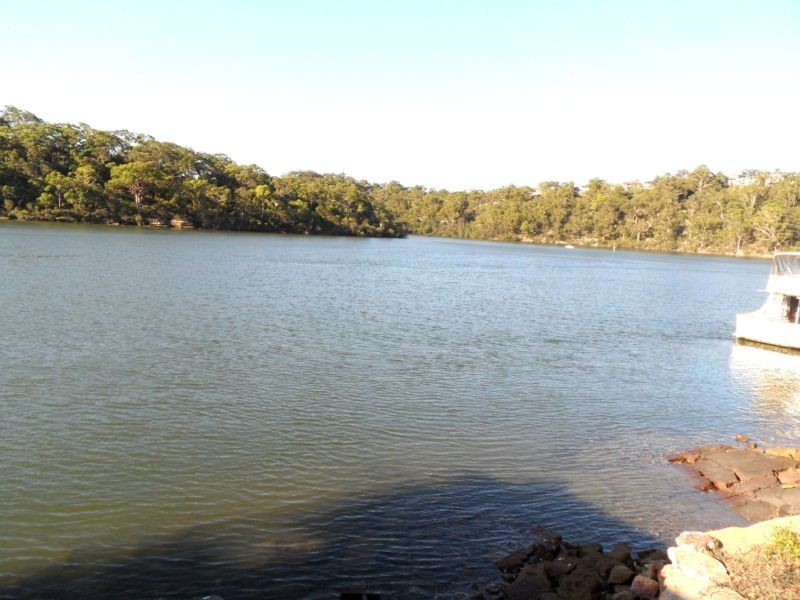 98 Moons Avenue, Lugarno NSW 2210