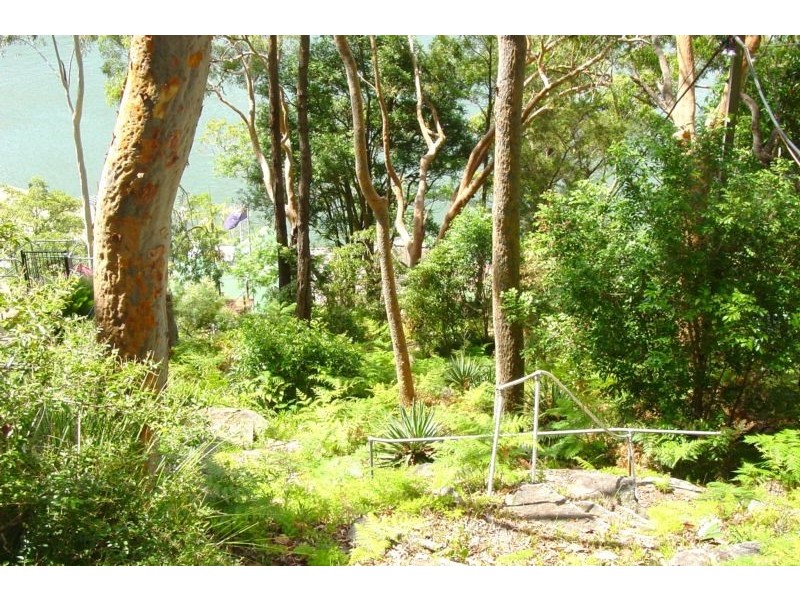 98 Moons Avenue, Lugarno NSW 2210