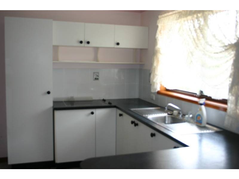 2 Warrina Avenue, Summerland Point NSW 2259