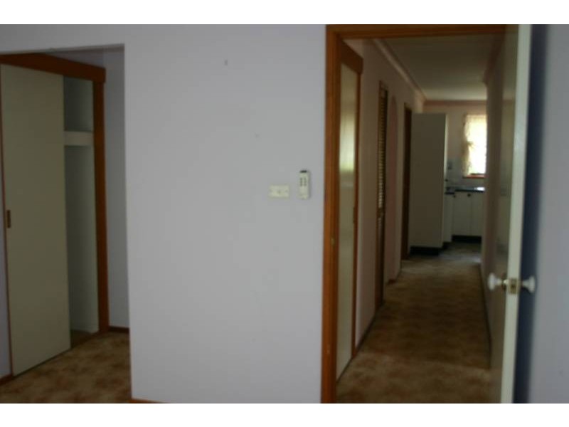 2 Warrina Avenue, Summerland Point NSW 2259