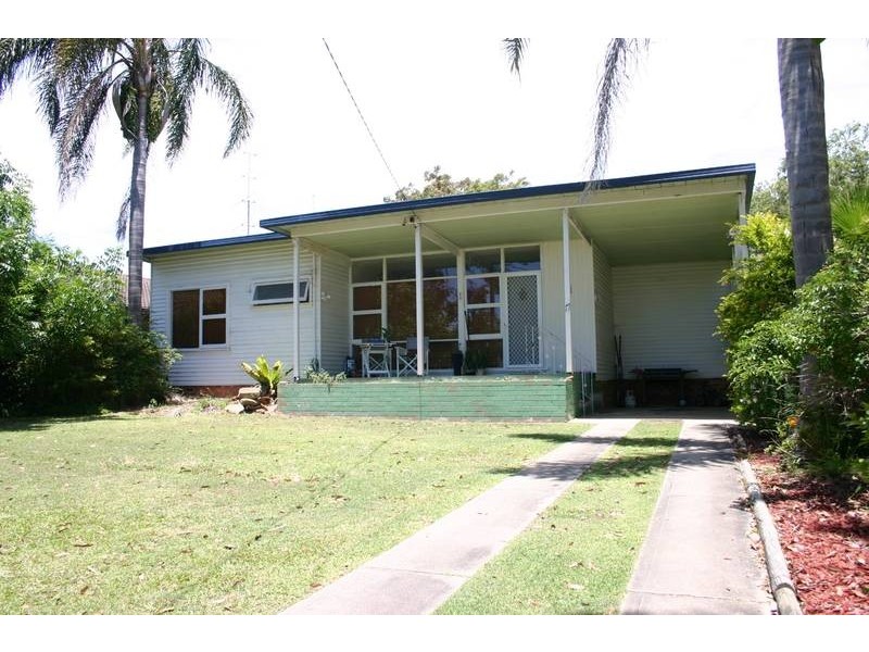 17 Ocean Parade, Toukley NSW 2263