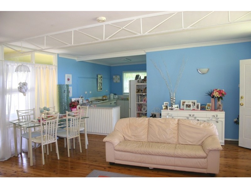 17 Ocean Parade, Toukley NSW 2263