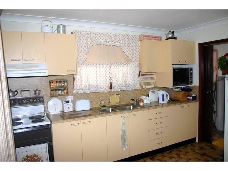 Mannering Park NSW 2259