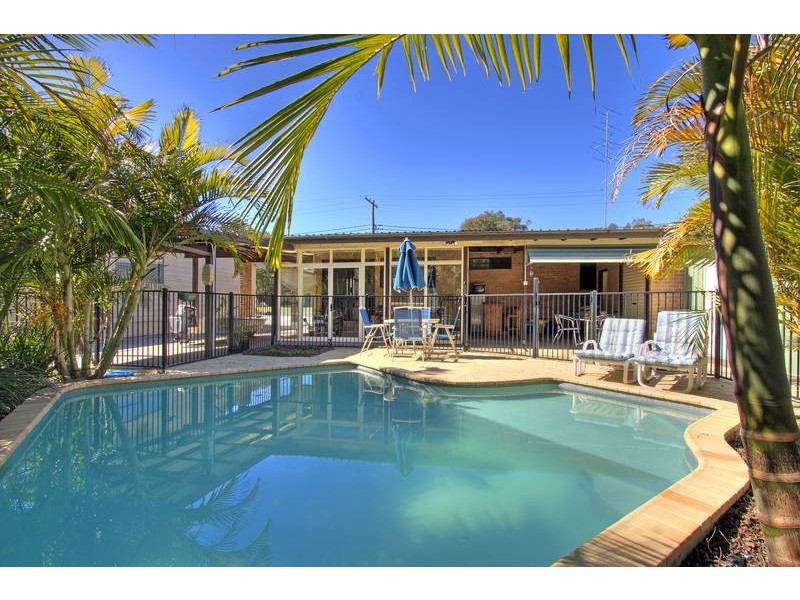 12 Ginganup Road, Summerland Point NSW 2259