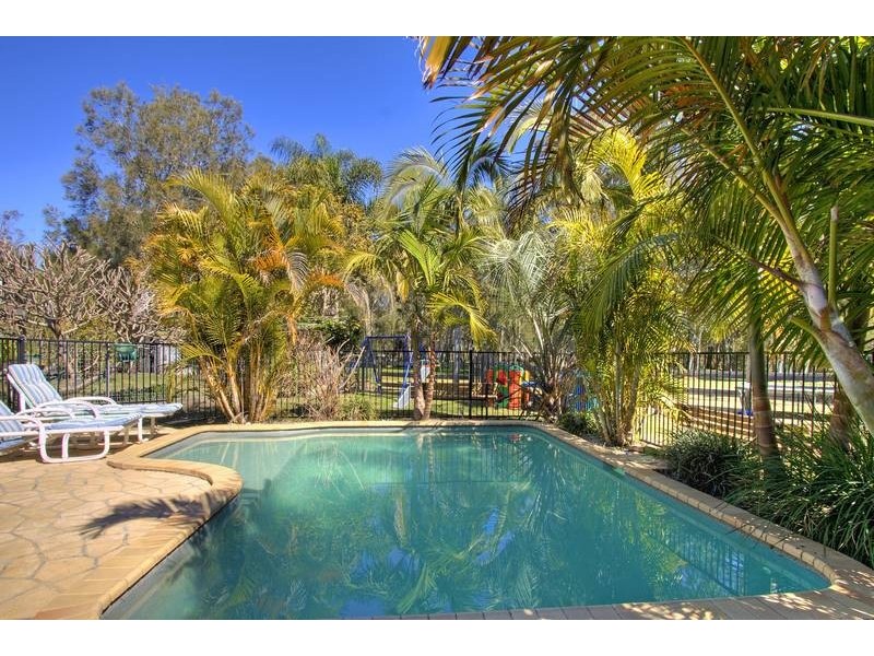 12 Ginganup Road, Summerland Point NSW 2259