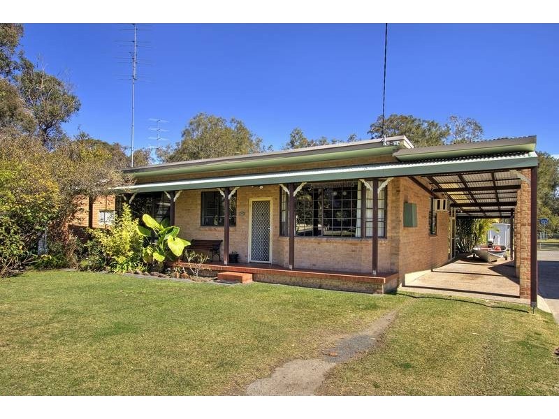 12 Ginganup Road, Summerland Point NSW 2259