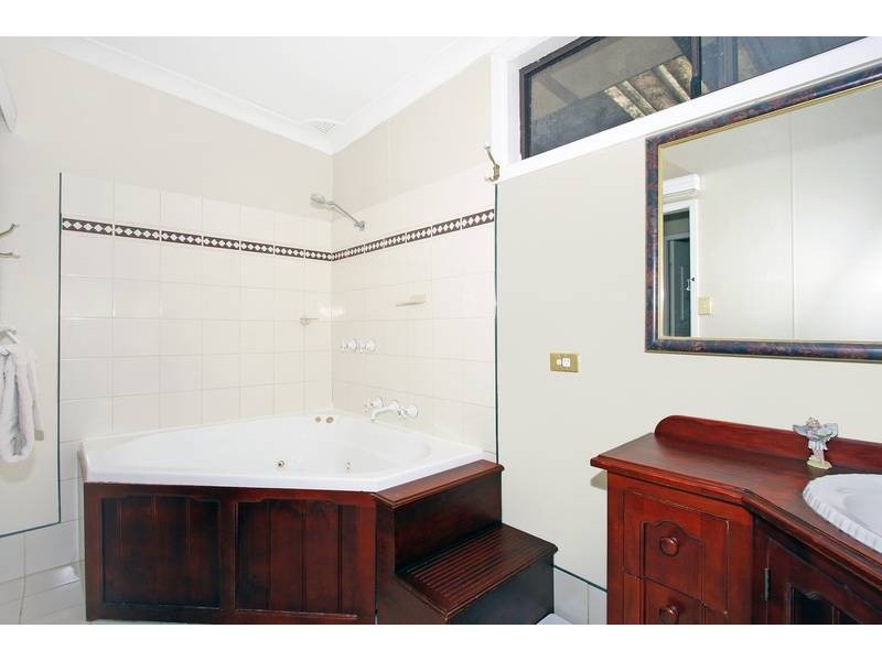 12 Ginganup Road, Summerland Point NSW 2259