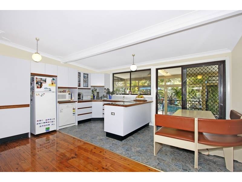 12 Ginganup Road, Summerland Point NSW 2259