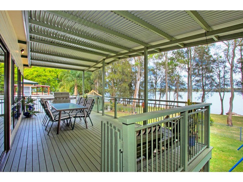 13 Macquarie Road, Mannering Park NSW 2259