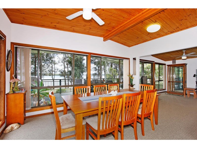 13 Macquarie Road, Mannering Park NSW 2259