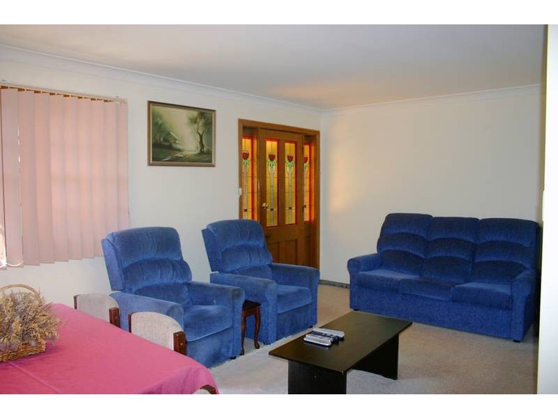 34 Cams Boulevade, Summerland Point NSW 2259