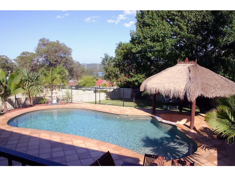 95 Vales Road, Mannering Park NSW 2259