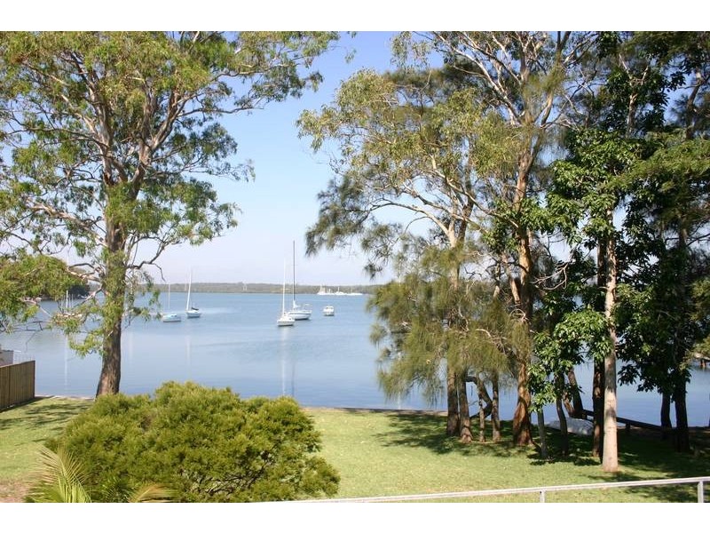 1 Peverill Street, Mannering Park NSW 2259