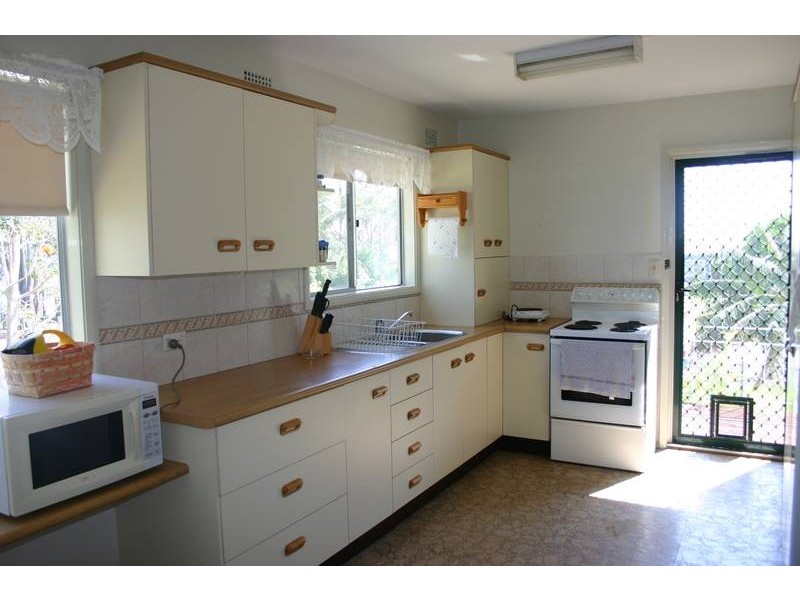 1 Peverill Street, Mannering Park NSW 2259