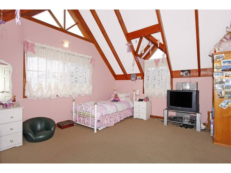 17 Muraban Road, Summerland Point NSW 2259