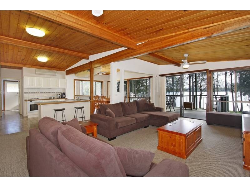 13 Macquarie, Mannering Park NSW 2259