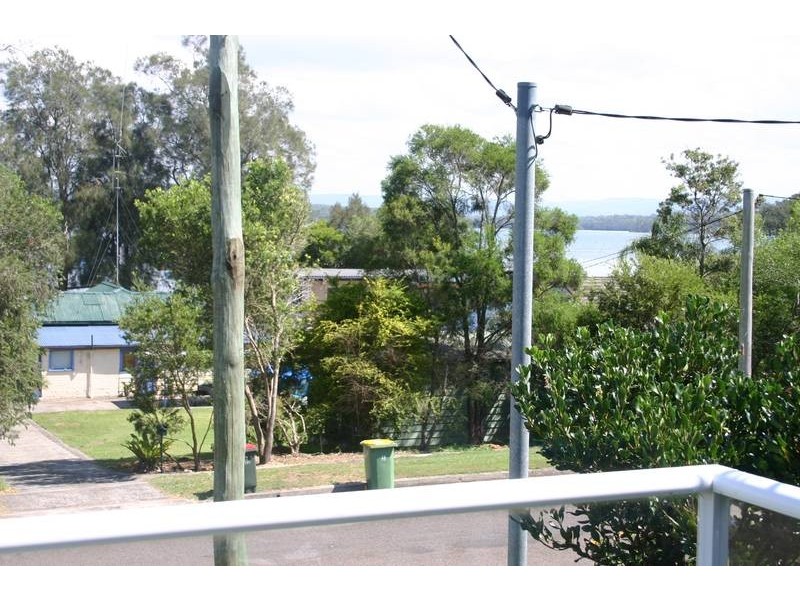 34 Kenilworth Street, Mannering Park NSW 2259