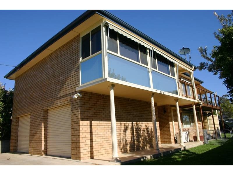 13 Kevin Street, Mannering Park NSW 2259
