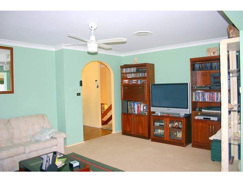 13 Kevin Street, Mannering Park NSW 2259