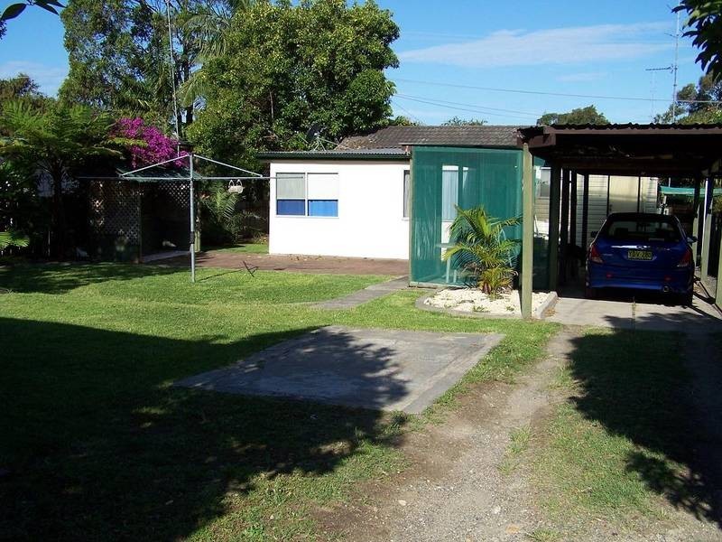 7 Warwick Avenue, Mannering Park NSW 2259