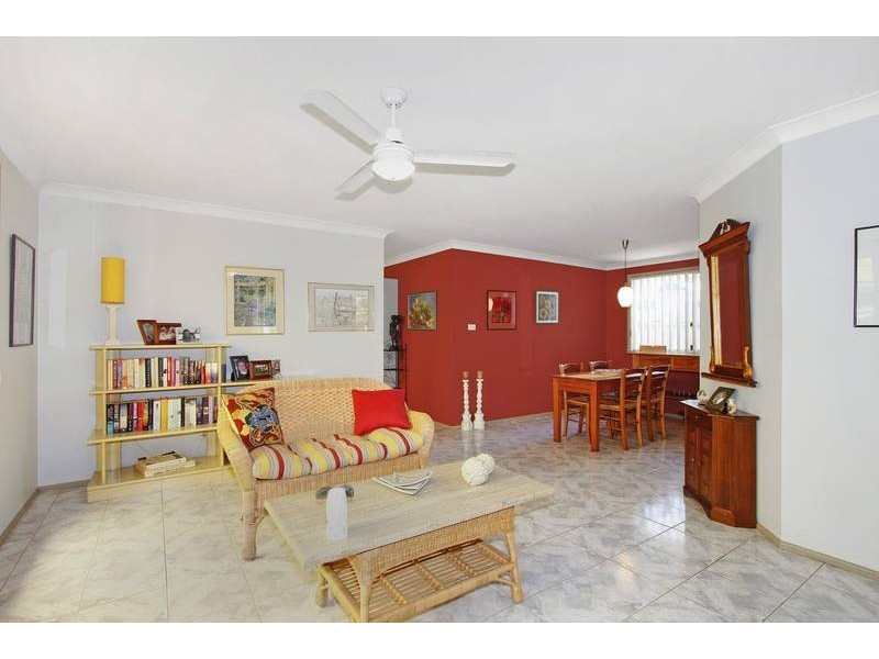 5 Barclay Avenue, Mannering Park NSW 2259