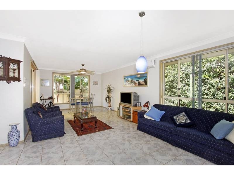 5 Barclay Avenue, Mannering Park NSW 2259